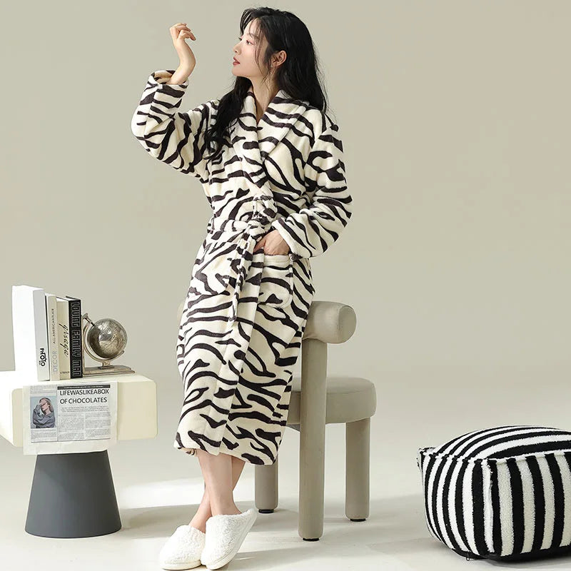 Cute Flannel Bathrobe Gown Elegant Flower Print Kimono Lady Autumn Winter Nightwear Loose Robe Soft Loungewear Home Clothes