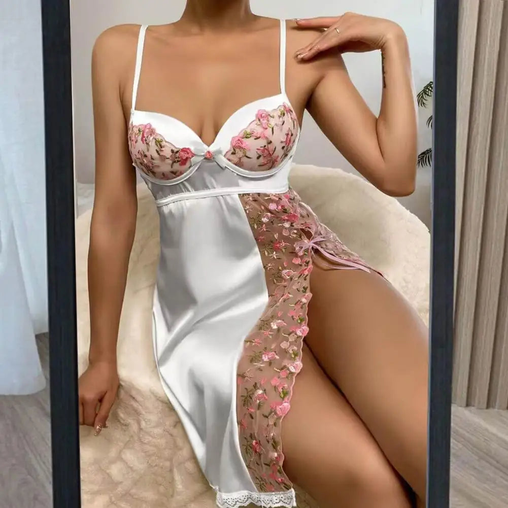 Lady Nightdress Floral Embroidery V Neck Sleeveless Backless Satin See-through Mesh Flower Edge Nightrobe Summer Sexy Sleepwear